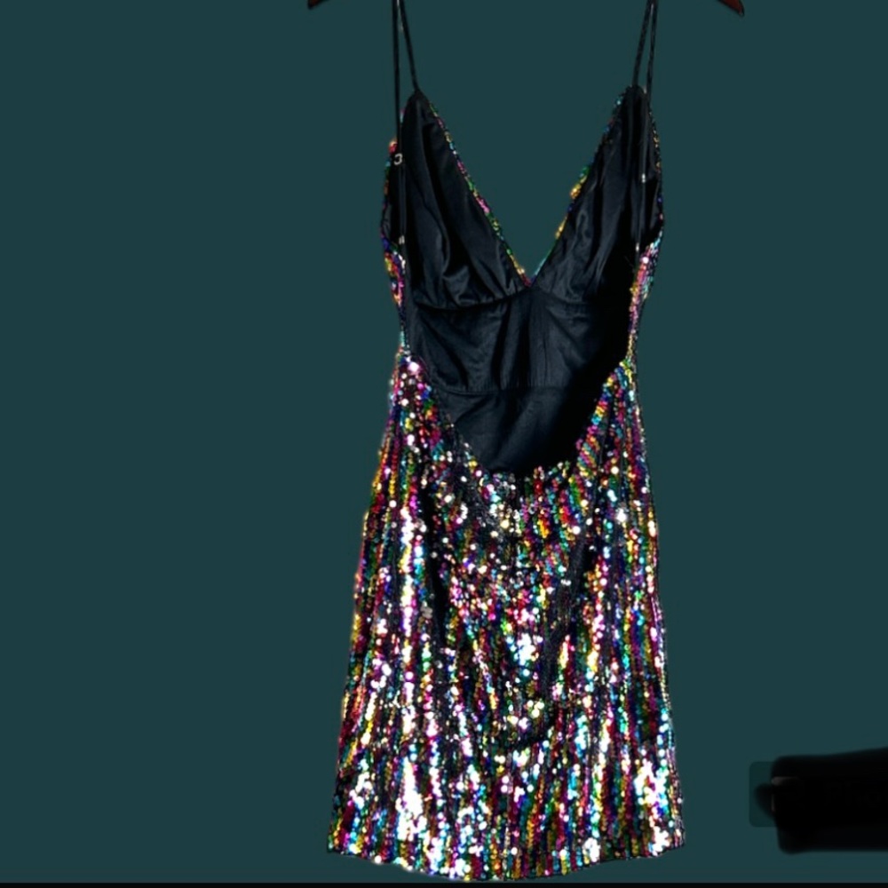 Dress - Picture 4 of 8